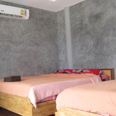 Charung Beach Haad Rin Exterior foto