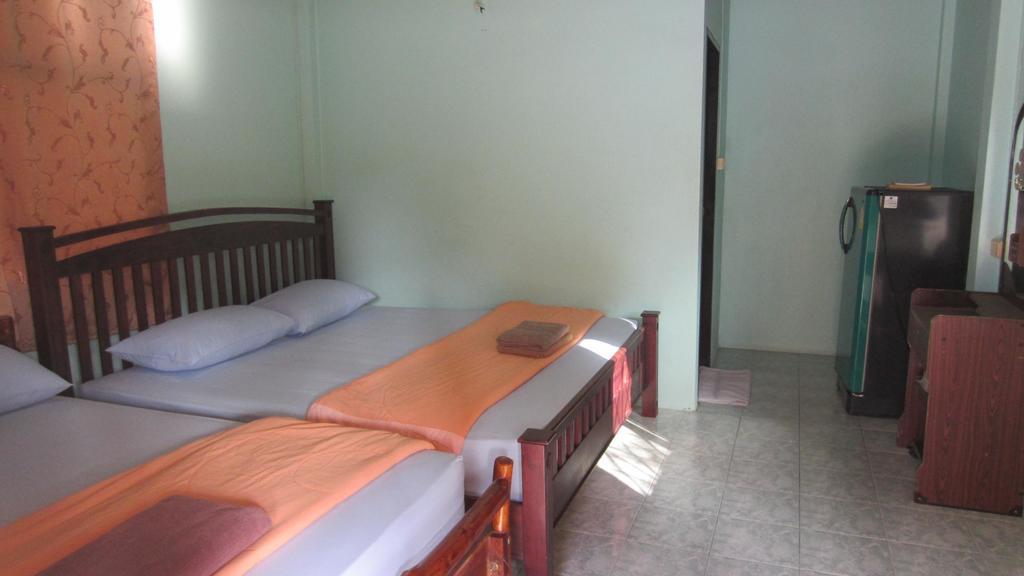 Charung Beach Haad Rin Exterior foto