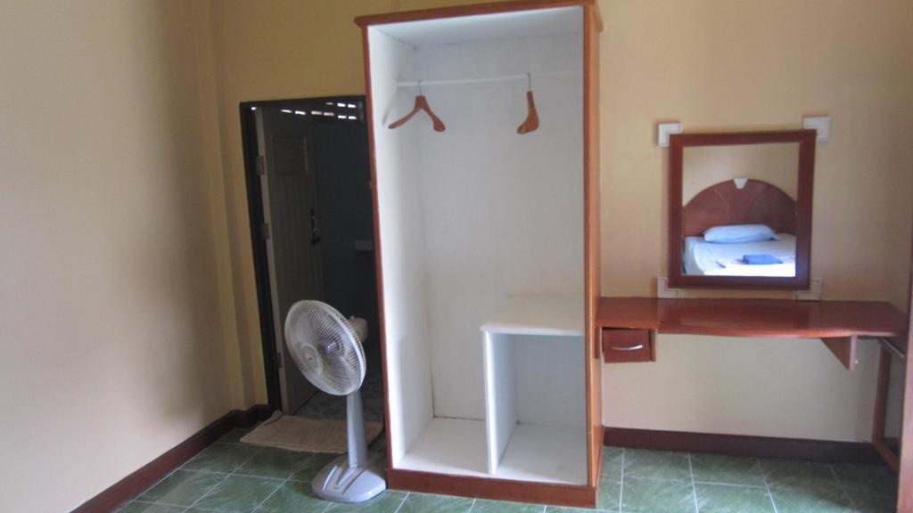 Charung Beach Haad Rin Exterior foto