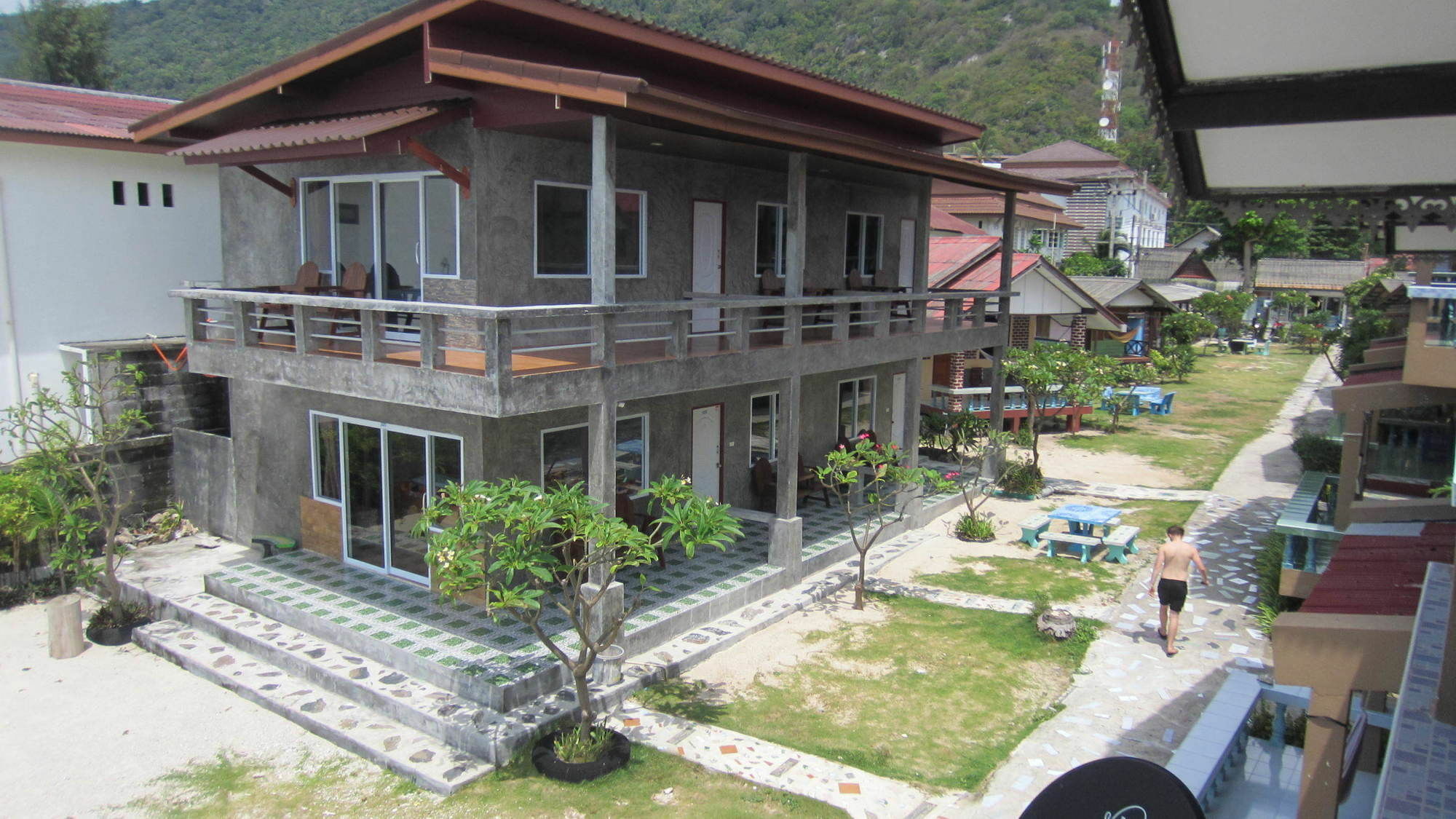 Charung Beach Haad Rin Exterior foto