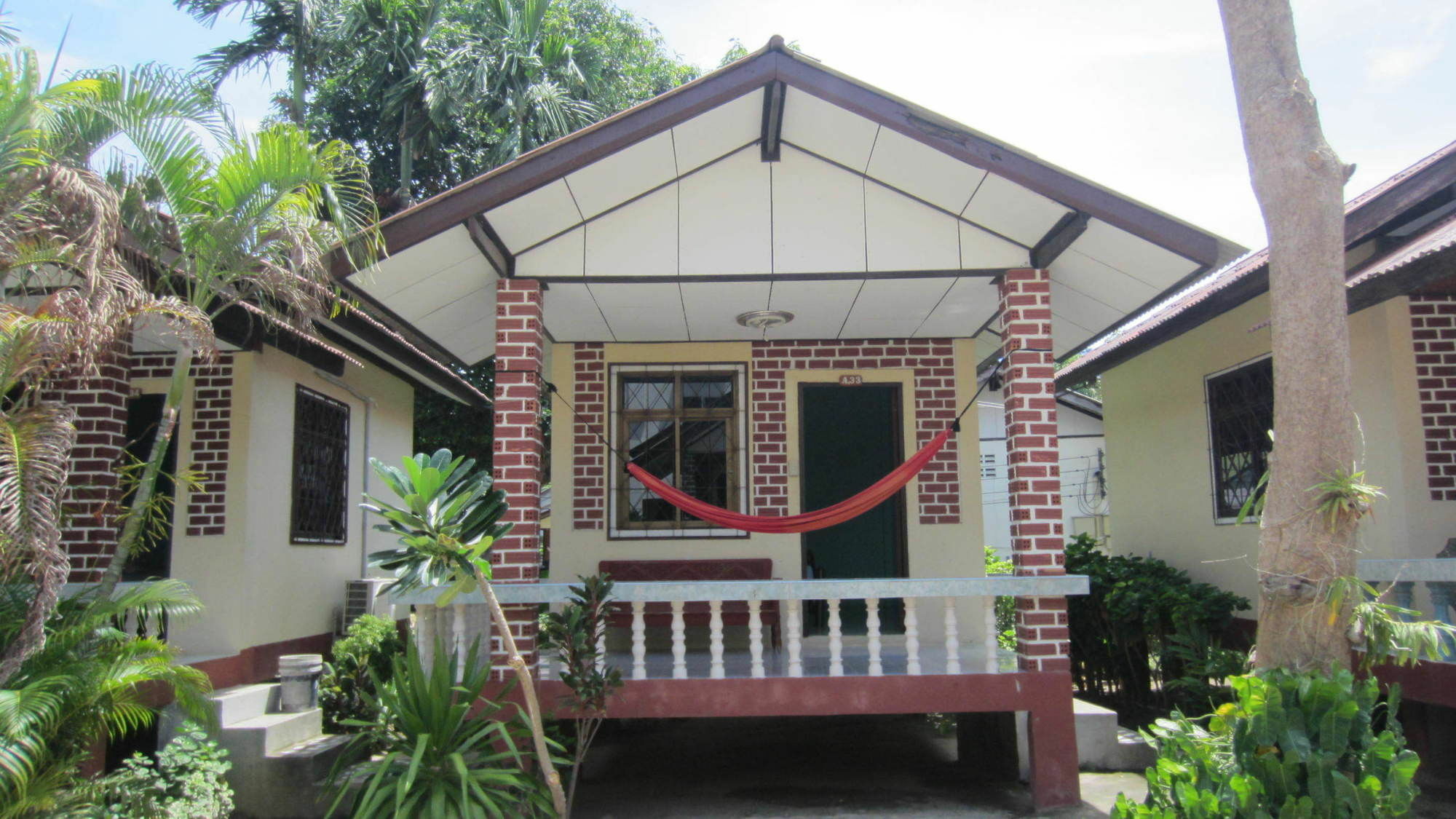 Charung Beach Haad Rin Exterior foto